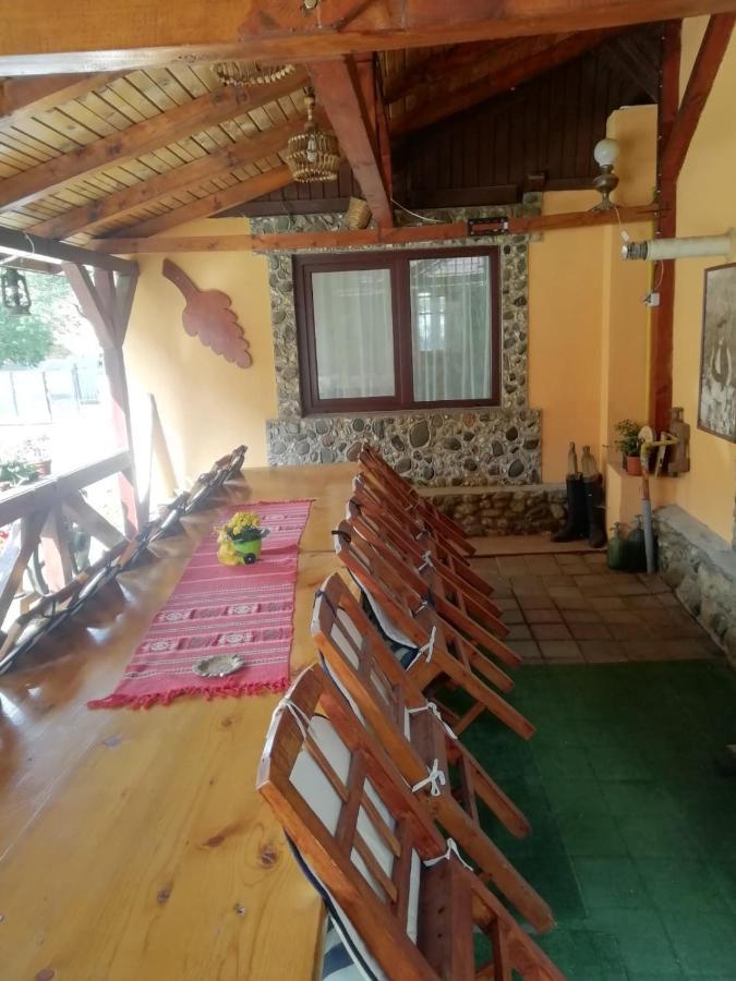 Vila Ovi Hotel Бран Екстериор снимка