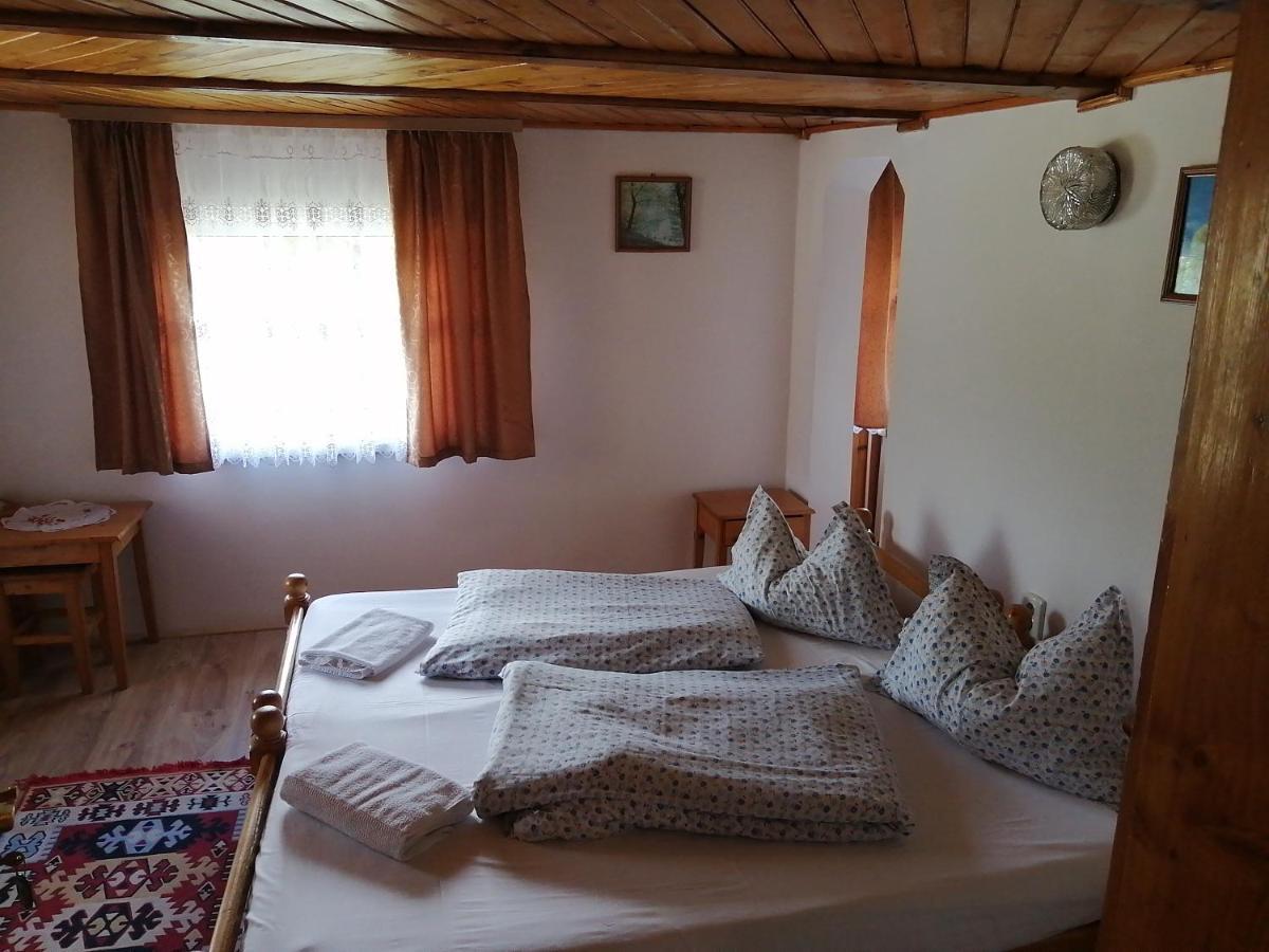 Vila Ovi Hotel Бран Екстериор снимка