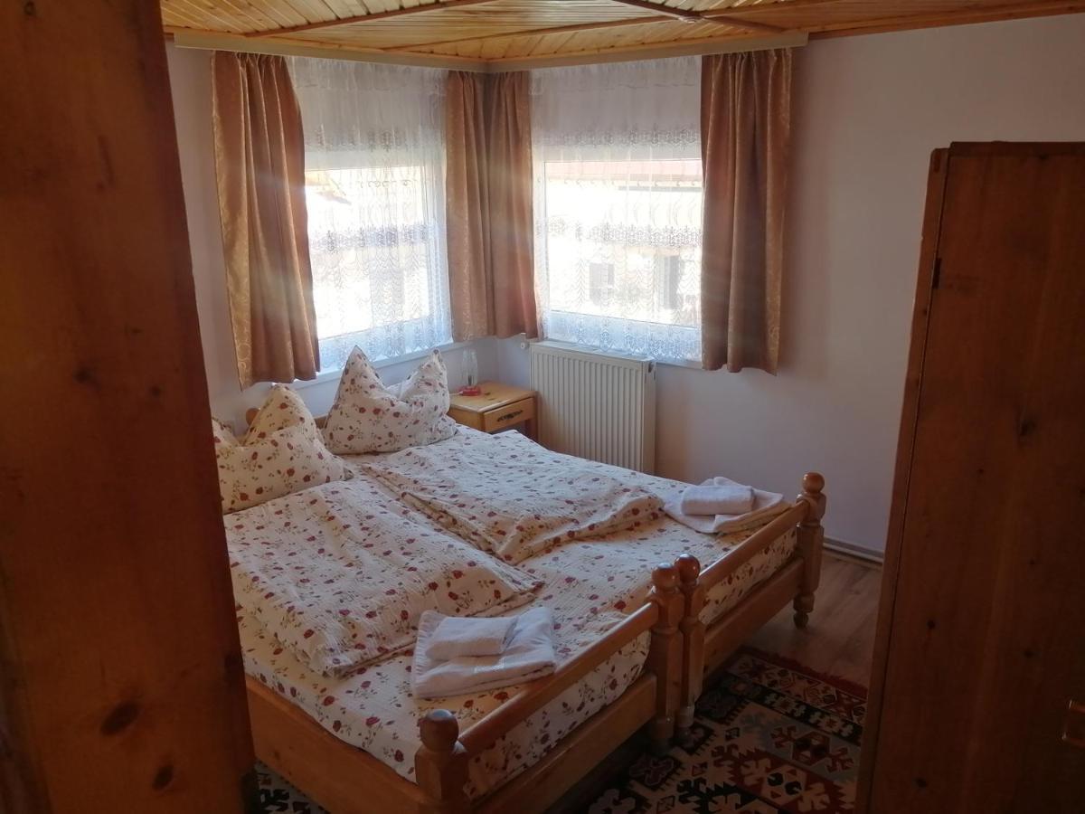 Vila Ovi Hotel Бран Екстериор снимка