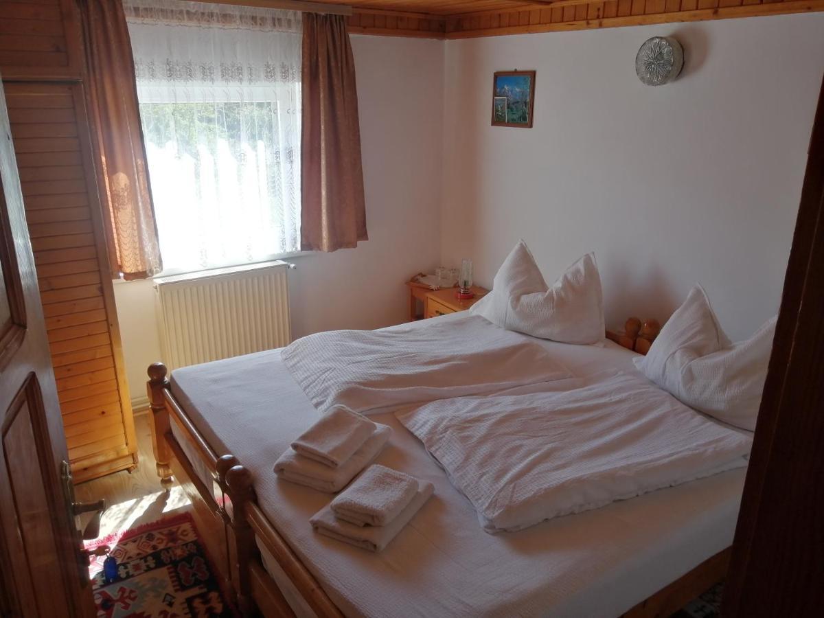 Vila Ovi Hotel Бран Екстериор снимка